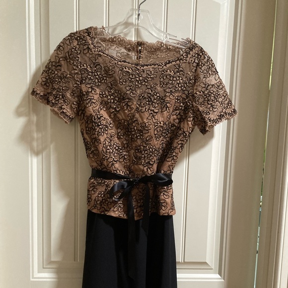 Talbots Dresses & Skirts - Elegant Talbots black and taupe party dress. 4P